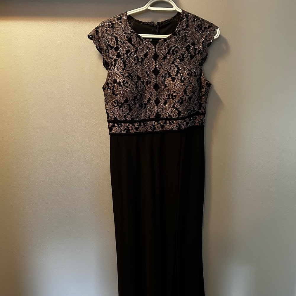 Laura Evening Gown, petite, size 10P. Beautiful. Worn once.